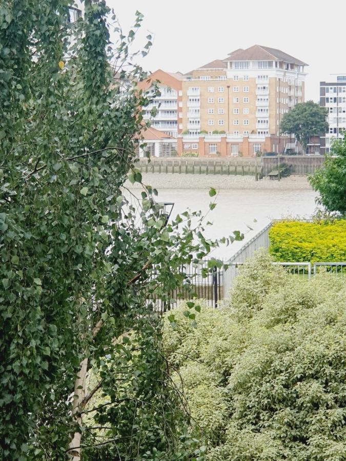 Luxury Canary Wharf Apartment With Free Parking Londra Dış mekan fotoğraf