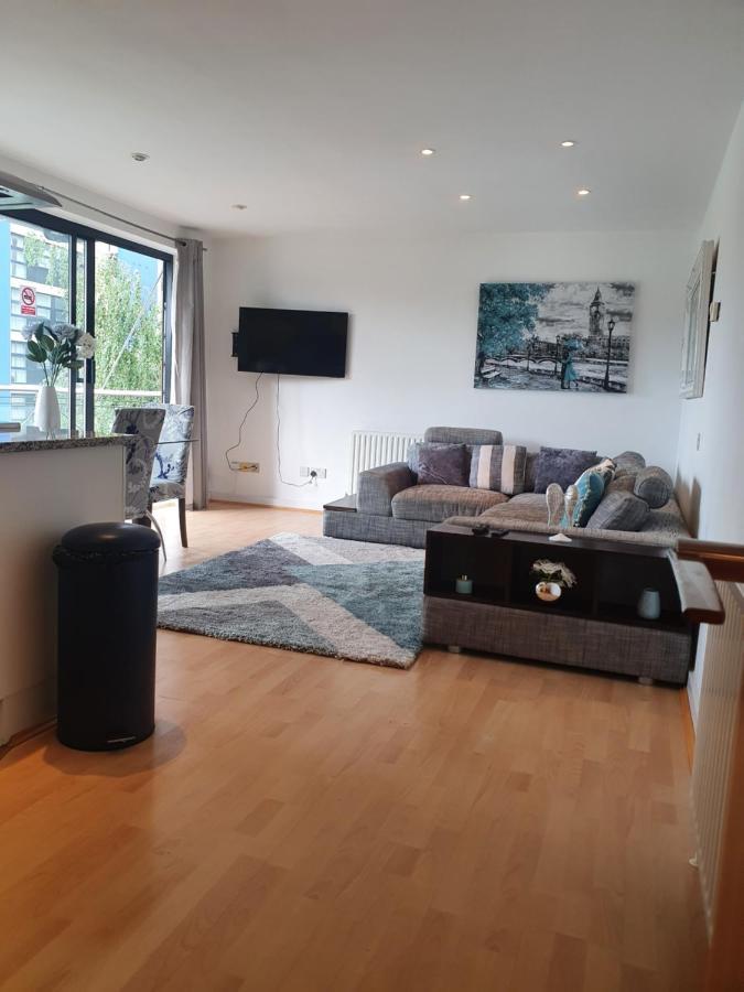 Luxury Canary Wharf Apartment With Free Parking Londra Dış mekan fotoğraf