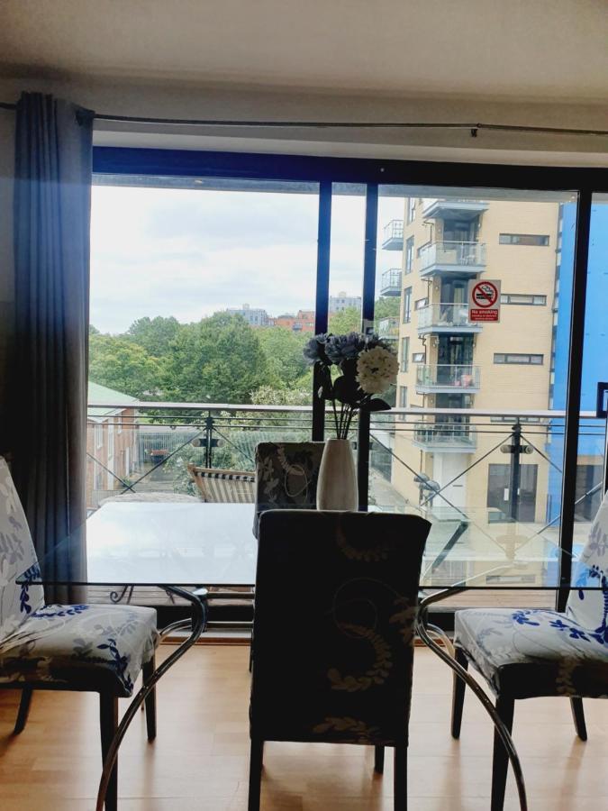 Luxury Canary Wharf Apartment With Free Parking Londra Dış mekan fotoğraf
