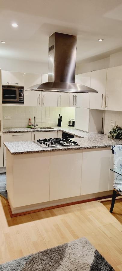 Luxury Canary Wharf Apartment With Free Parking Londra Dış mekan fotoğraf